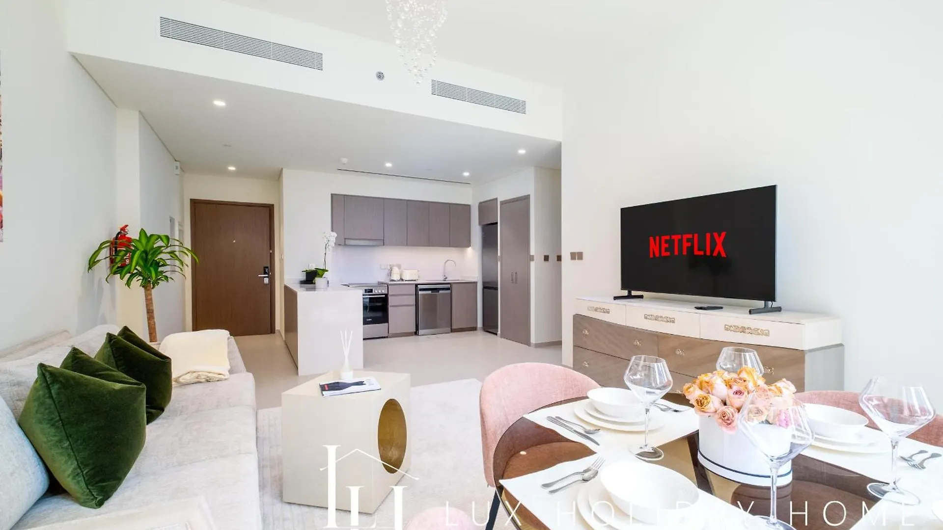 Lux The Grande Signature Skyline Suite 2 Dubai